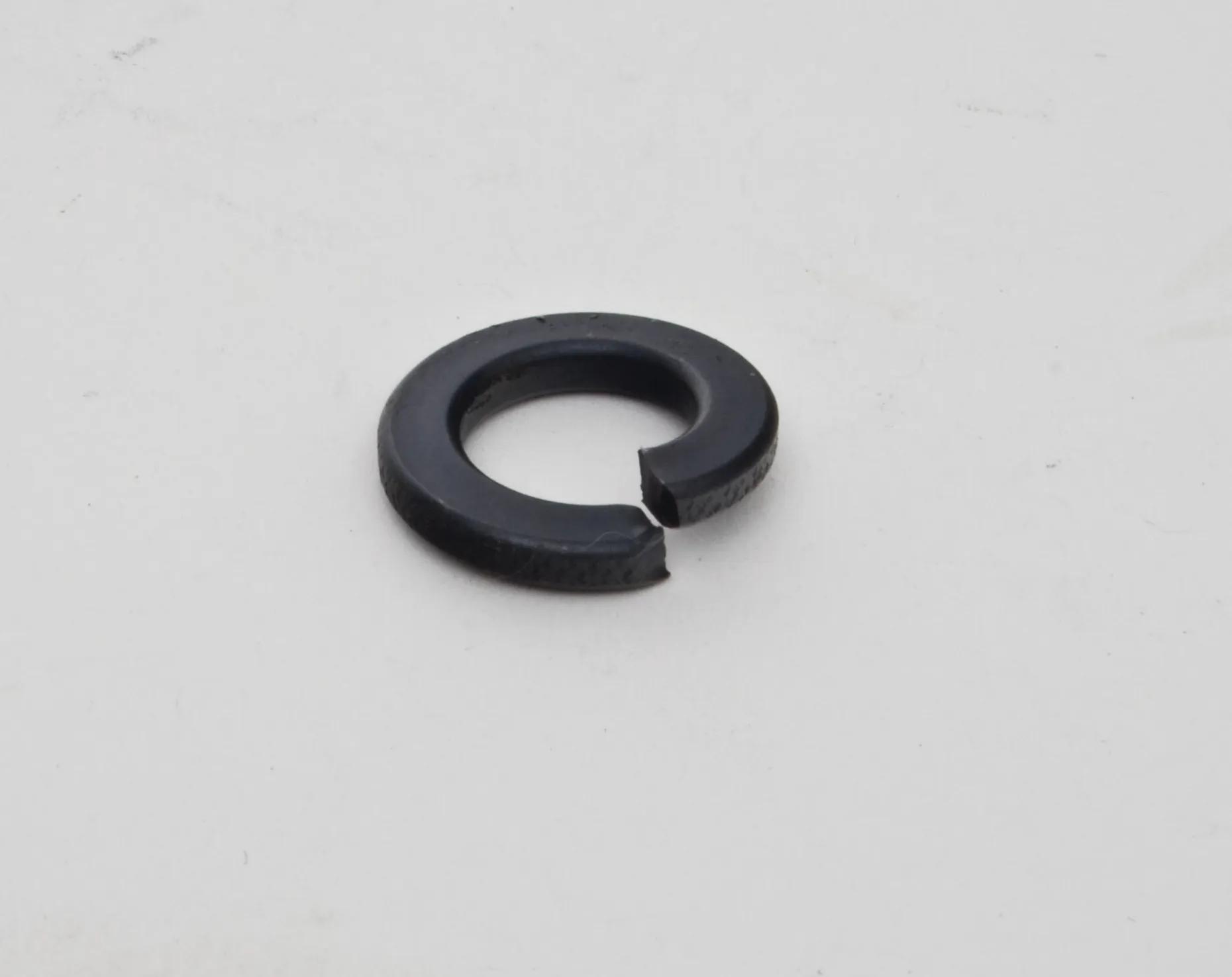 5/8" Grade 8 Plain Alloy Steel Split Lock Washer - 25 Pack
